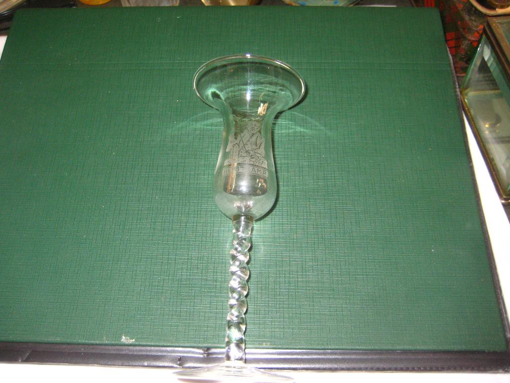 oud borrelglaasje hulstkamp (vlgnr 13) gedraaide steel, Verzamelen, Ophalen of Verzenden, Zo goed als nieuw, Borrel- of Shotglas