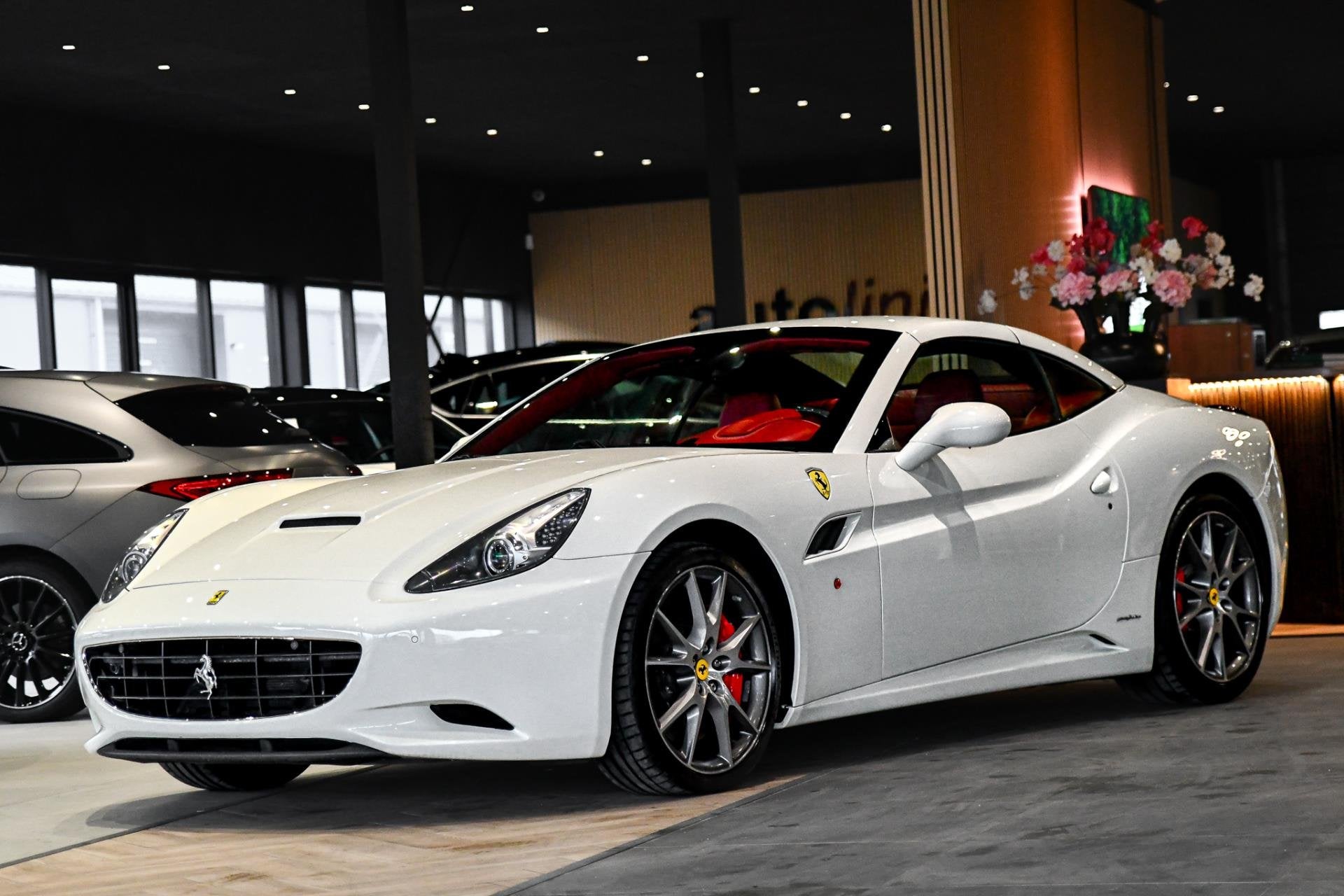 Ferrari California 4.3 V8 30. F1, 490PK, Carbon, Driver Zone, Automaat, Achterwielaandrijving, Gebruikt, 8 cilinders