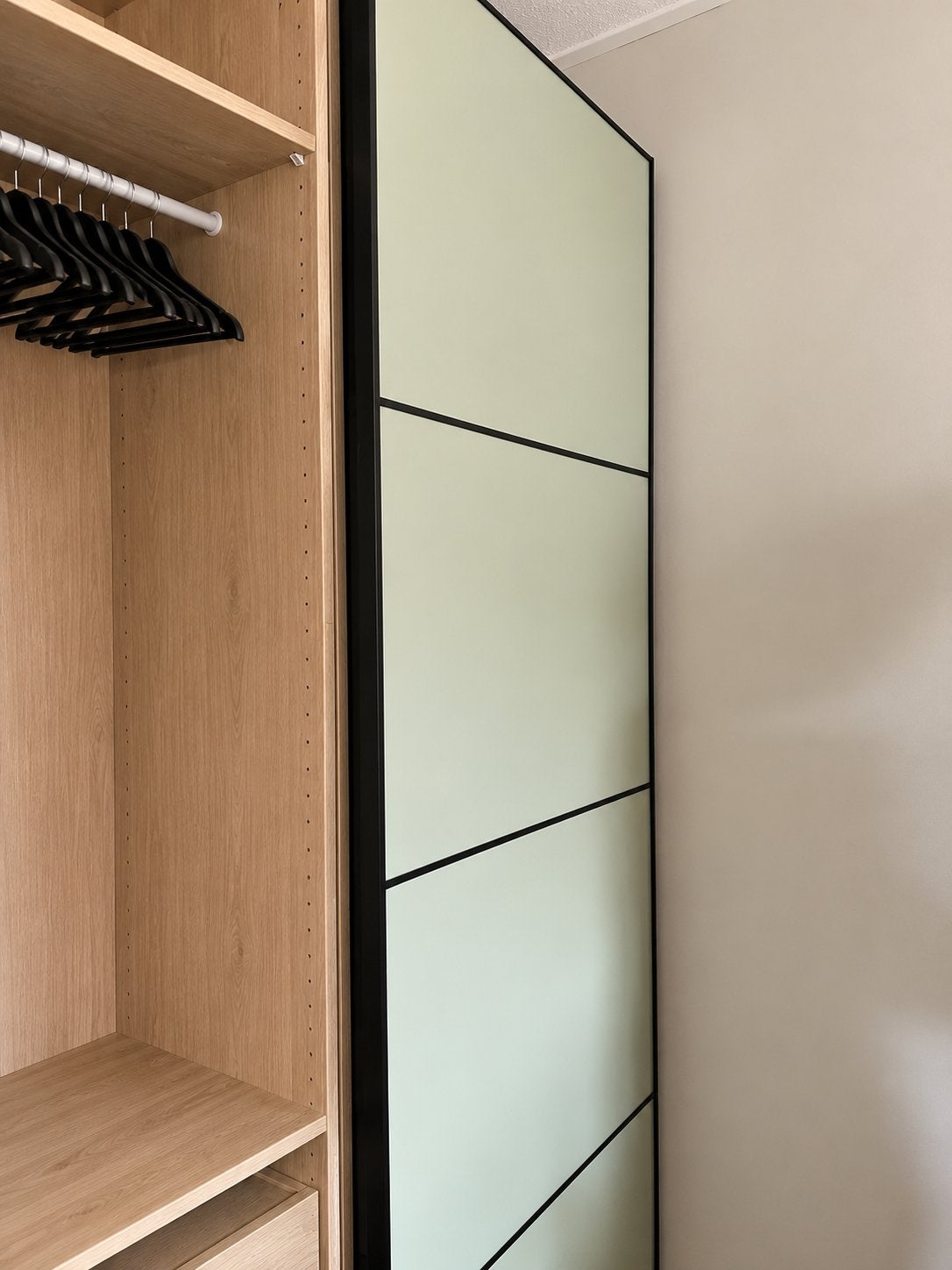 Twee groene IKEA PAX kast schuifdeuren, Kunststof, Gebruikt, 100 tot 150 cm, 200 cm of meer