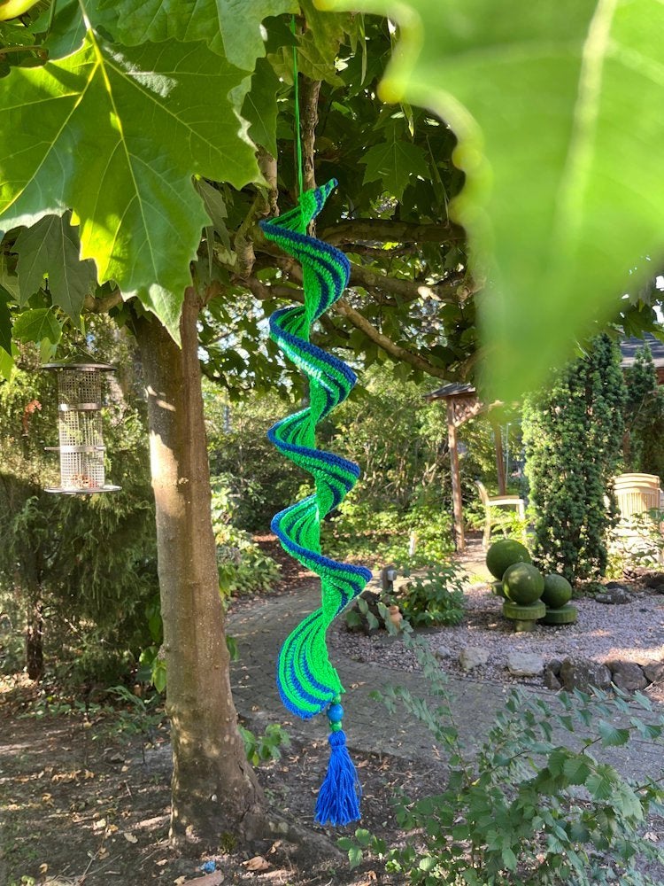 Windspinner Lowlands green blue versiering festival, Info@kinderworkshops-petra-dongen.nl, P Gillisstraat, Nieuw, Kinderworkshops Petra