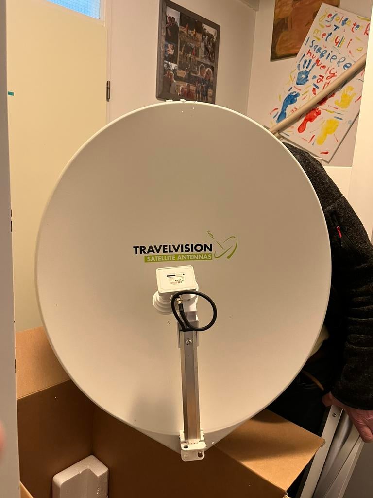 Automatische satelliet schotel R7, Audio, Tv en Foto, Schotelantennes, Ophalen of Verzenden, Zo goed als nieuw