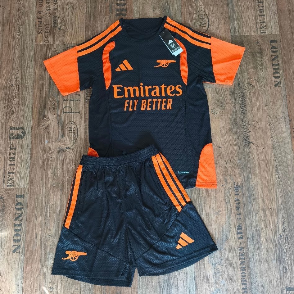 Arsenal 26 27 trainingstenue trainingspak korte broek maat S, Maat S, Verzenden, Nieuw, Set