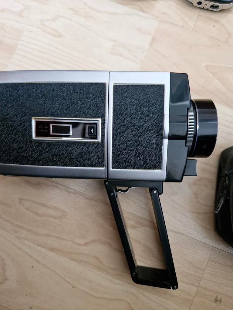 Vintage Revue Minireflex 8mm filmcamera, Audio, Tv en Foto, Videocamera's Analoog, Ophalen, 8mm, Camera
