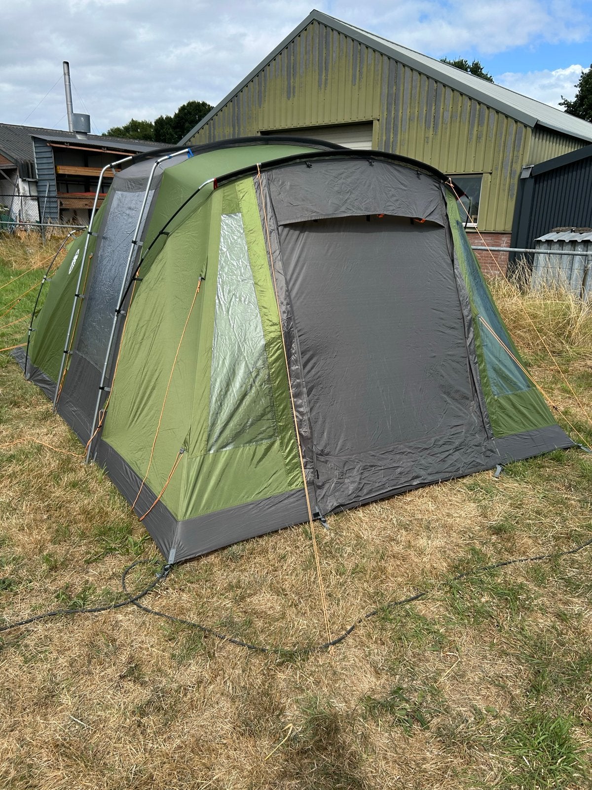 Coleman Vespucci 4 familietent - Zo goed als nieuw, Caravans en Kamperen, Ophalen, Zo goed als nieuw, Tot en met 4