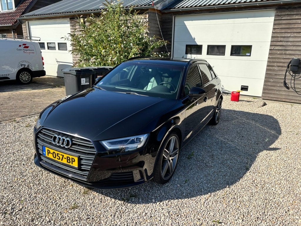Audi A3 Sportback 1.5 TFSI Stronic S-Line Virtual Cockpit, 1498 cc, 4 cilinders, Zwart, Leder