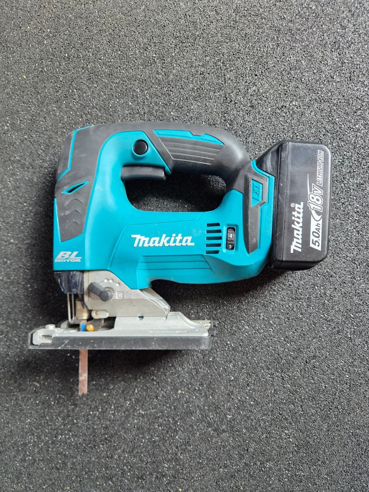Makita DJV182 Accu Decoupeerzaag met 5.0Ah 18V Accu, Verzenden, Decoupeerzaag, Zo goed als nieuw, Makita