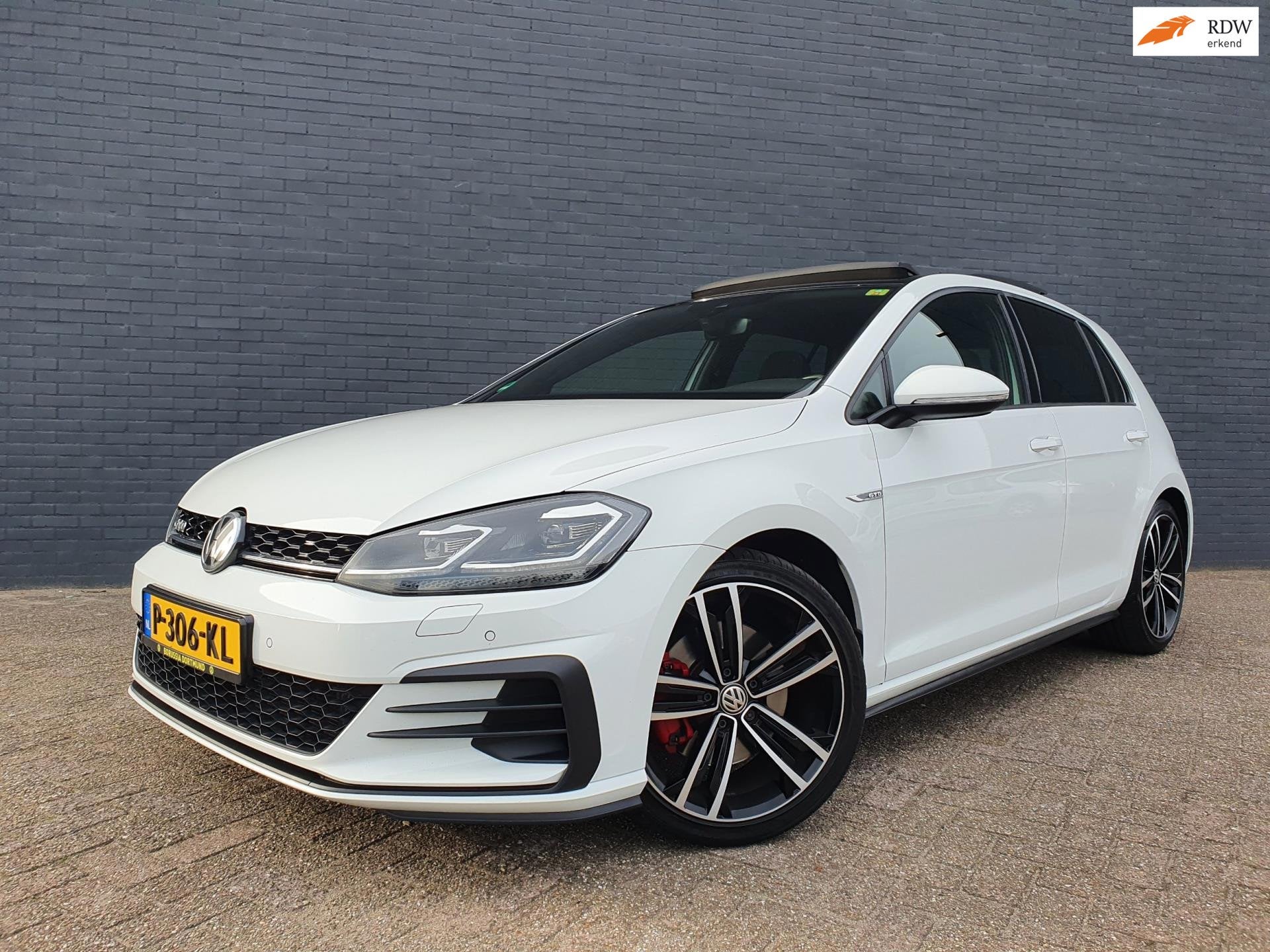 Volkswagen Golf 2.0 TDI GTD AUT PANO NAVI PSENSOR CRUISE 2 X, Auto's, Gebruikt, Euro 6, Wit, Bedrijf