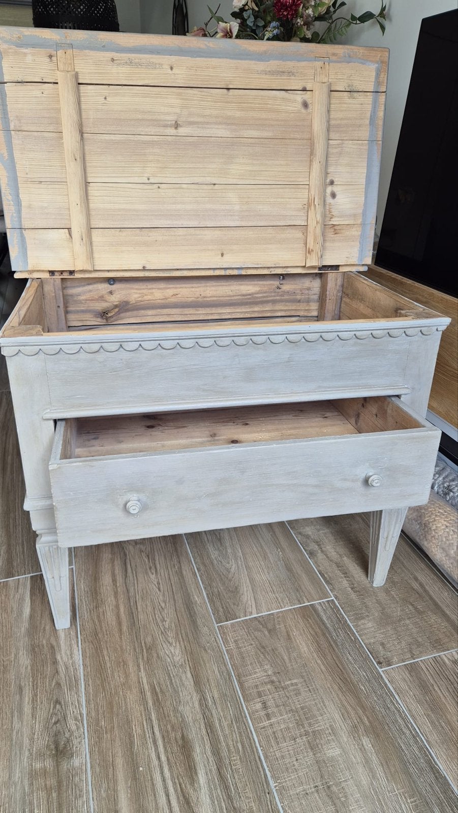 Houten klepkast, Ophalen