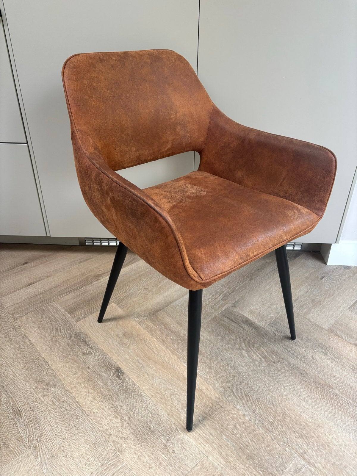 4 Woood Jelle stoelen - zo goed als nieuw, Ophalen, Gebruikt, Bruin, Vier