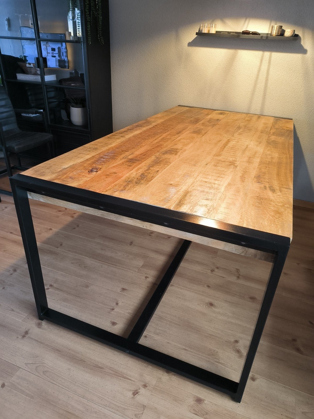 Robuuste eettafel mangohout met metalen onderstel, Gebruikt, 100 tot 150 cm, 200 cm of meer, Industrieel, Modern