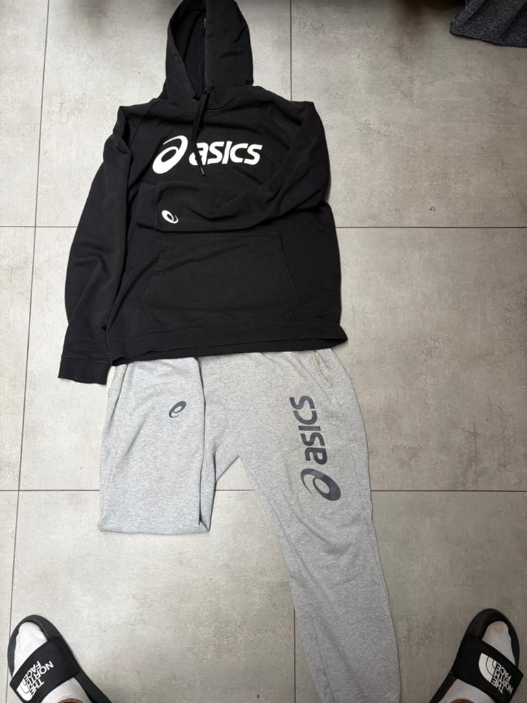Asics setje, Kleding | Heren, Sportkleding, Ophalen of Verzenden, Zo goed als nieuw, Voetbal