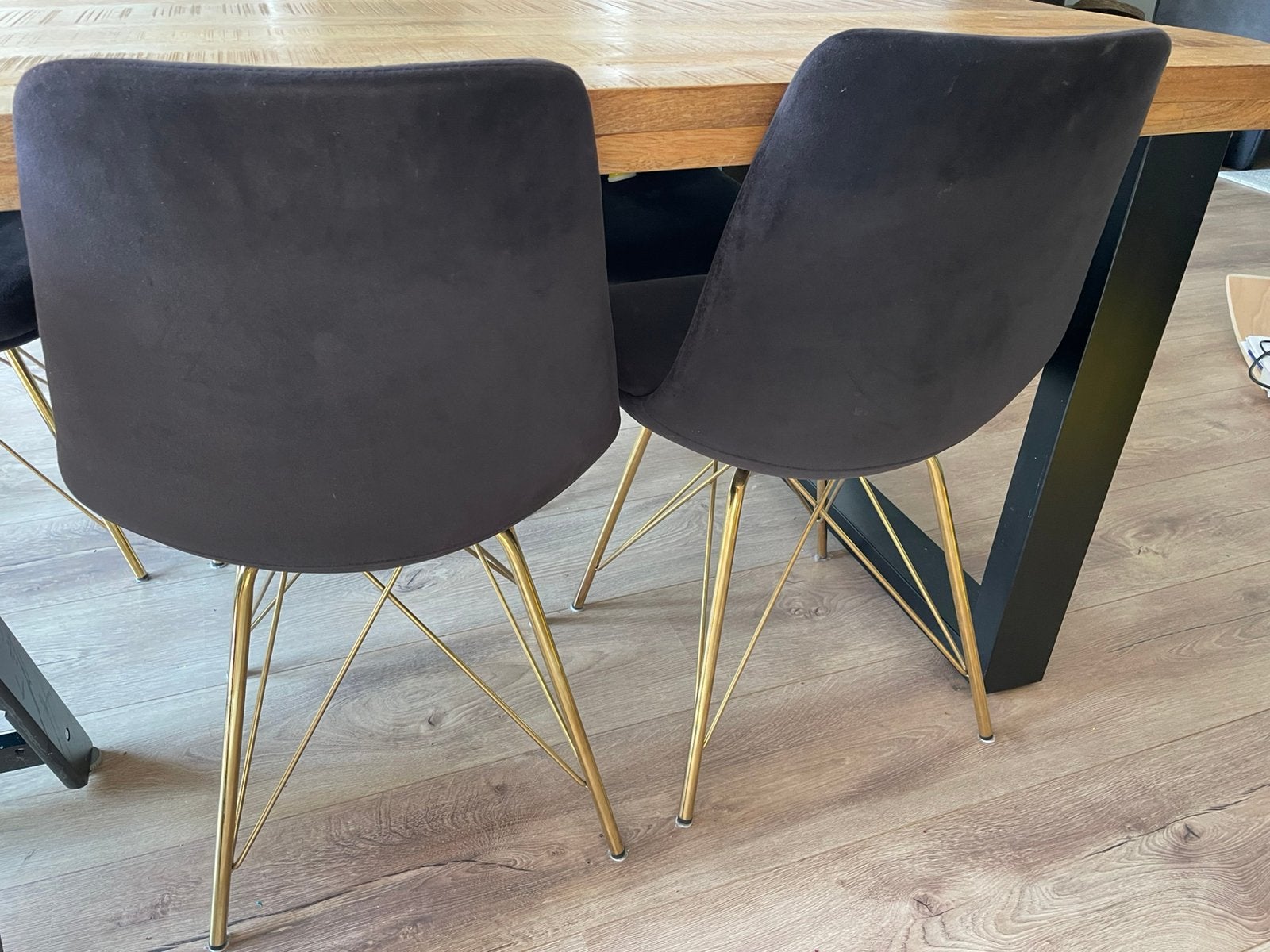 6 zwarte velvet eetkamerstoelen met gouden onderstel, Huis en Inrichting, Stoelen, Ophalen, Zo goed als nieuw, Zwart, Vier