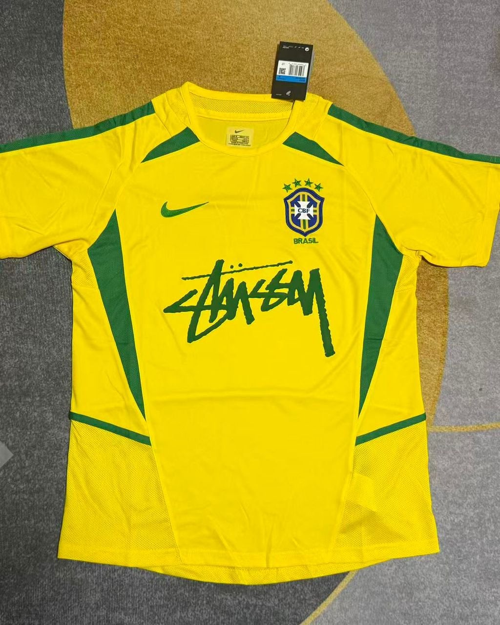 Stussy Retro Brazilië Voetbalshirt - Maten S, M, L, Geel, Nieuw, Ophalen of Verzenden, Voetbal