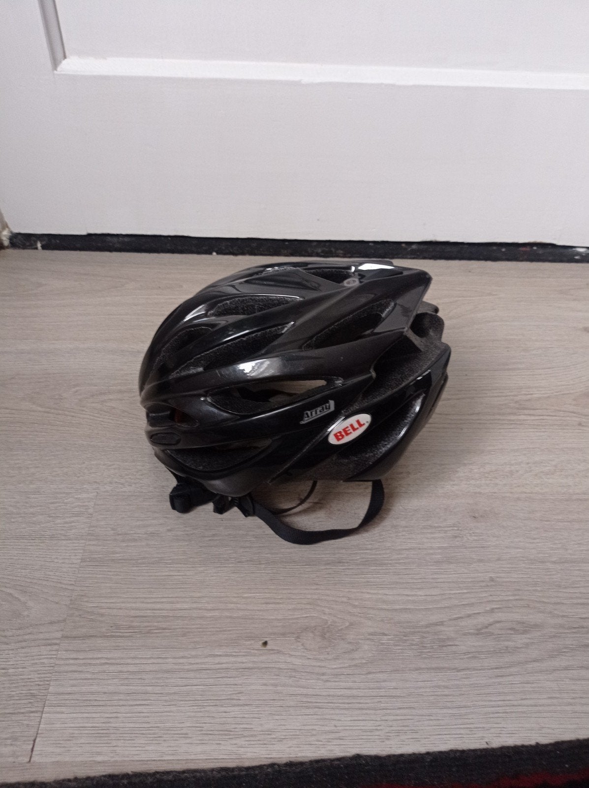 Brand Bell Array Helmet 55 - 59 cm
Kleur zwart
Size 55 - 59, Ophalen of Verzenden, Nieuw