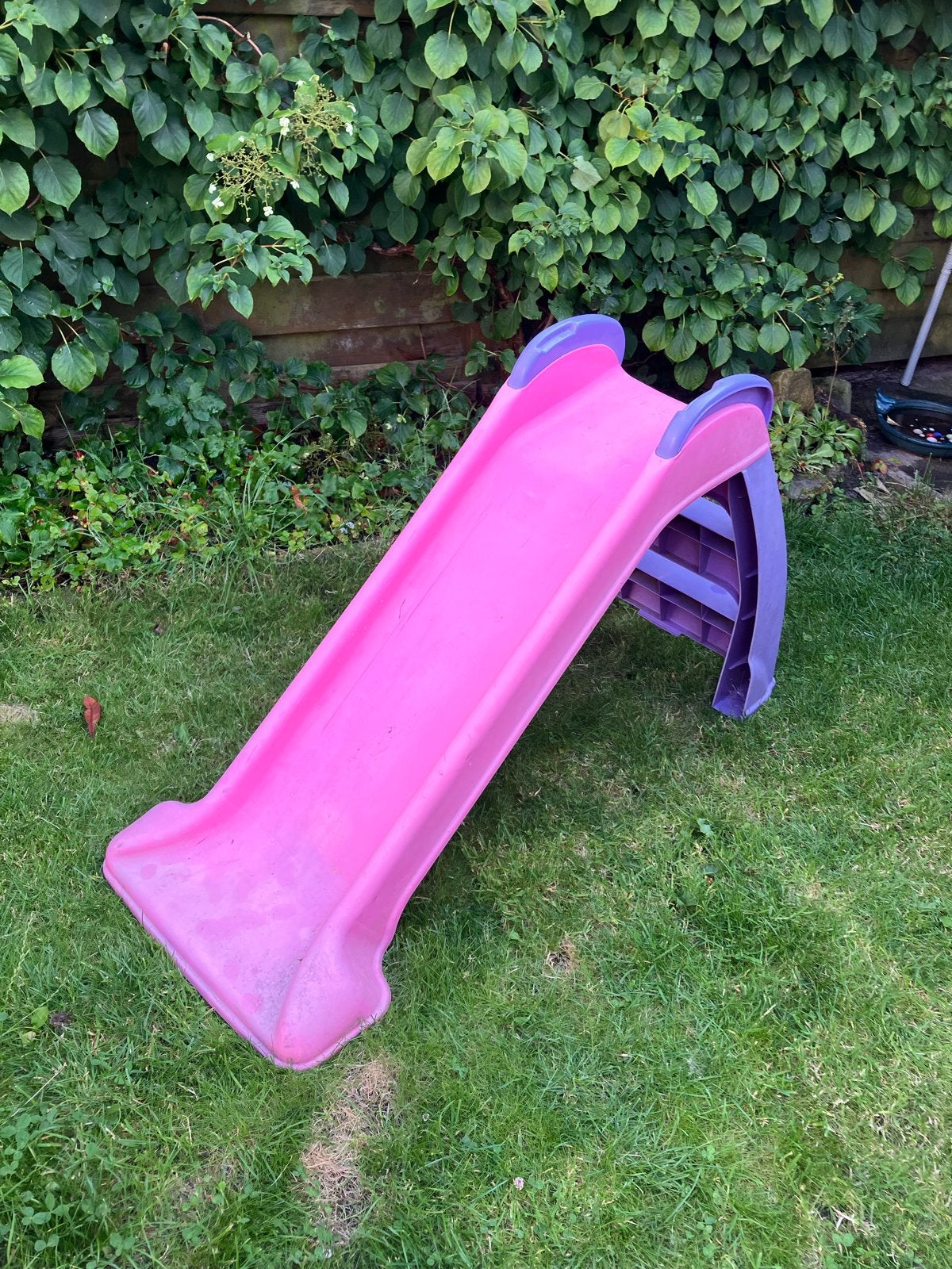 Roze kinder glijbaan voor in de tuin, Kinderen en Baby's, Speelgoed | Buiten | Speeltoestellen, Ophalen, Gebruikt, Glijbaan