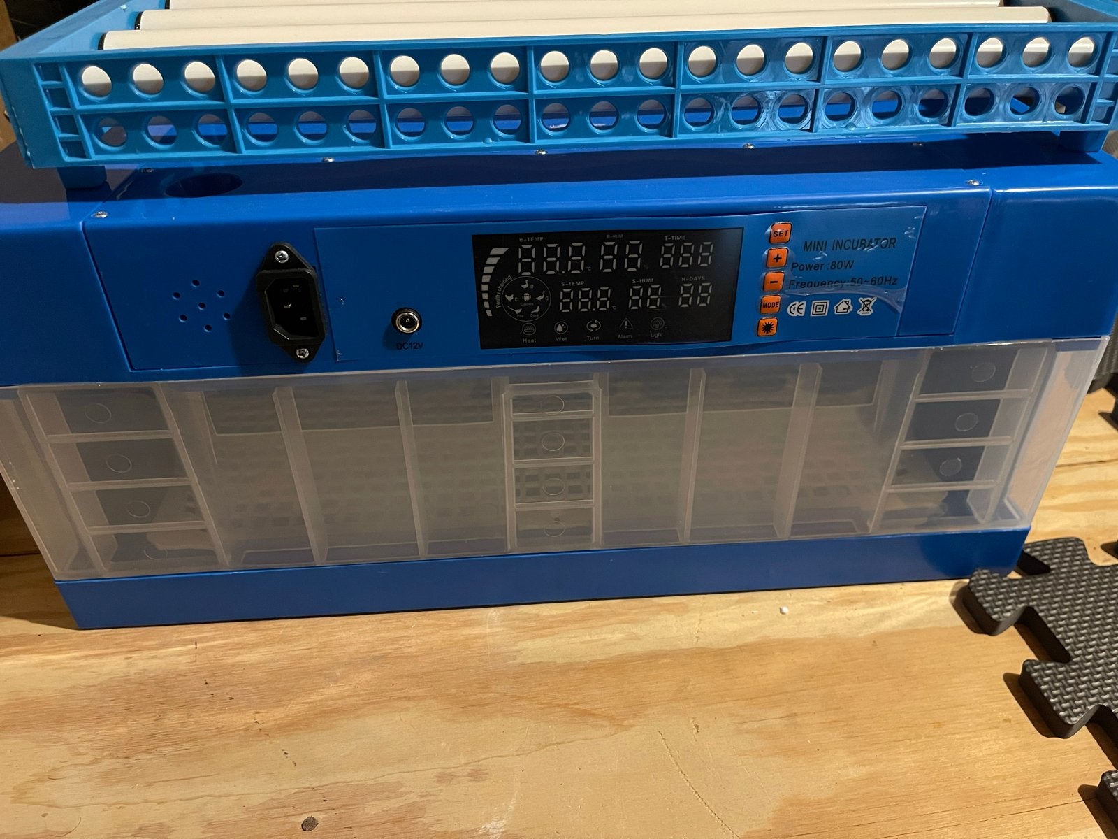 Volautomatische eierbroedmachine voor 64 eieren, Ophalen of Verzenden, Drinken en Voederen