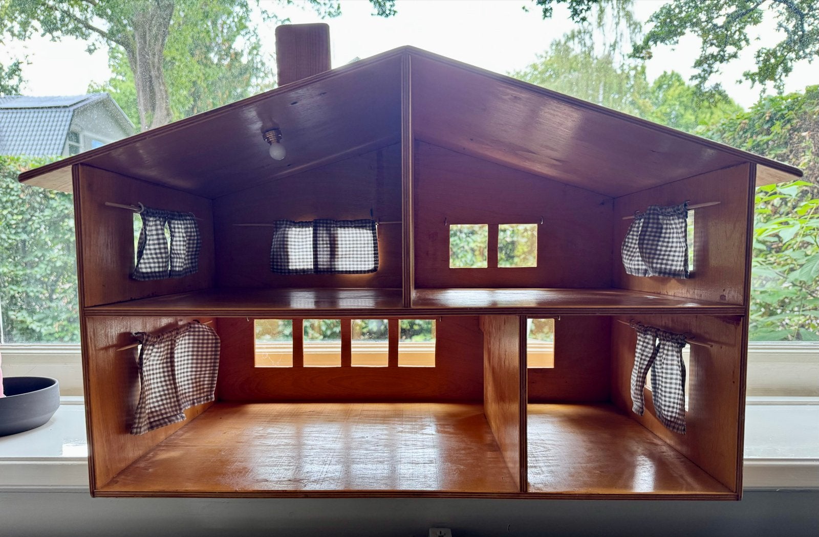Vintage houten poppenhuis met verlichting en gordijntjes, Ophalen, Gebruikt, Poppenhuis