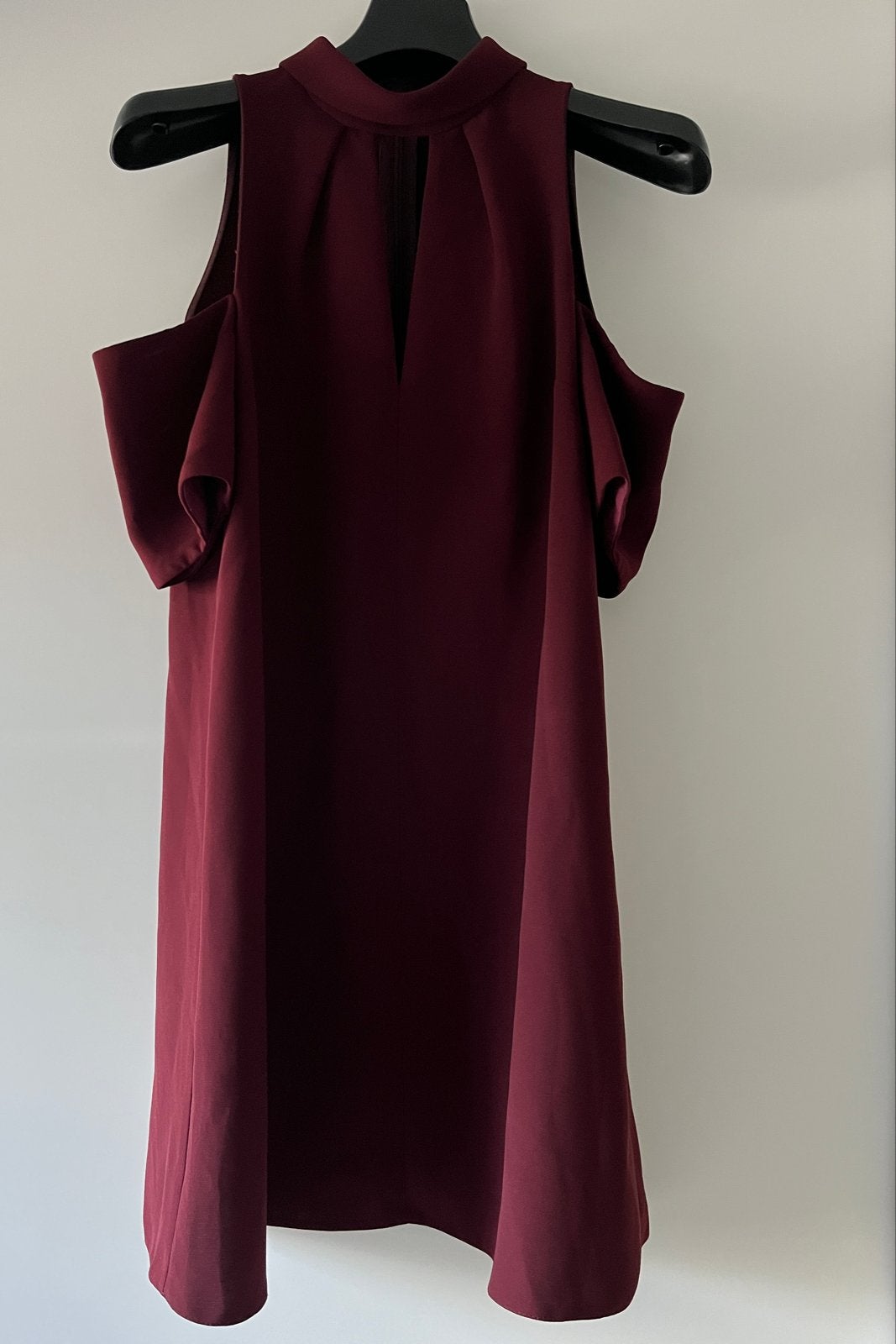Topshop bordeauxrode jurk met open schouders, Kleding | Dames, Jurken, Ophalen of Verzenden, Maat 36 (S), Gedragen, Boven de knie