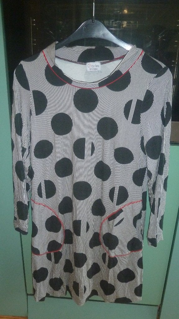 Mooie Deense jurk merk Charles. Maat L, Maat 38/40 (M), Overige kleuren, Charls denish design, Ophalen of Verzenden