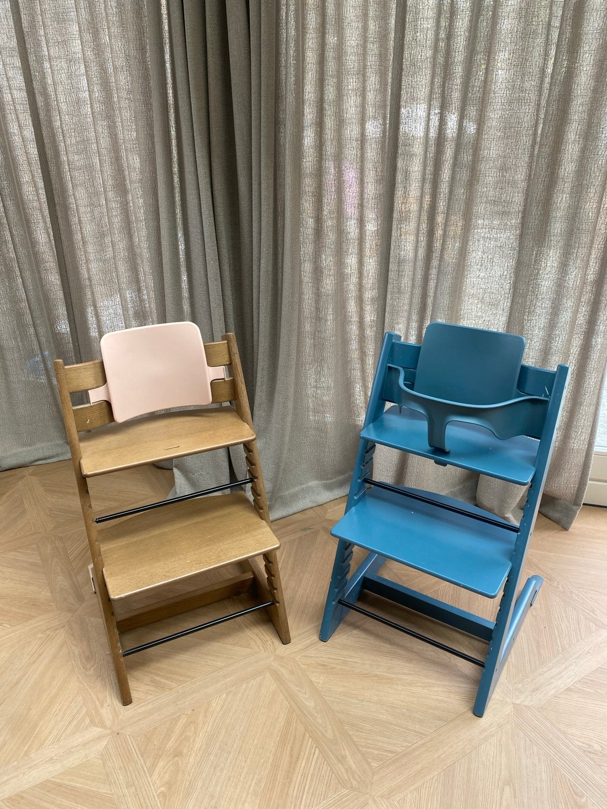 2x Stokke stoel in Eiken en Fjord Blue, Kinderen en Baby's, Kinderstoelen, Ophalen, Gebruikt, Meegroeistoel