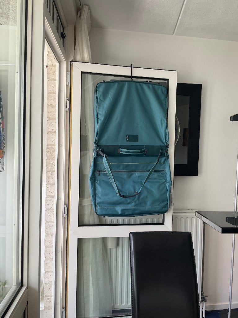 Kledinghoes voor op reis, Sieraden, Tassen en Uiterlijk, Tassen | Reistassen en Weekendtassen, Ophalen, 40 tot 60 cm, 30 cm of meer