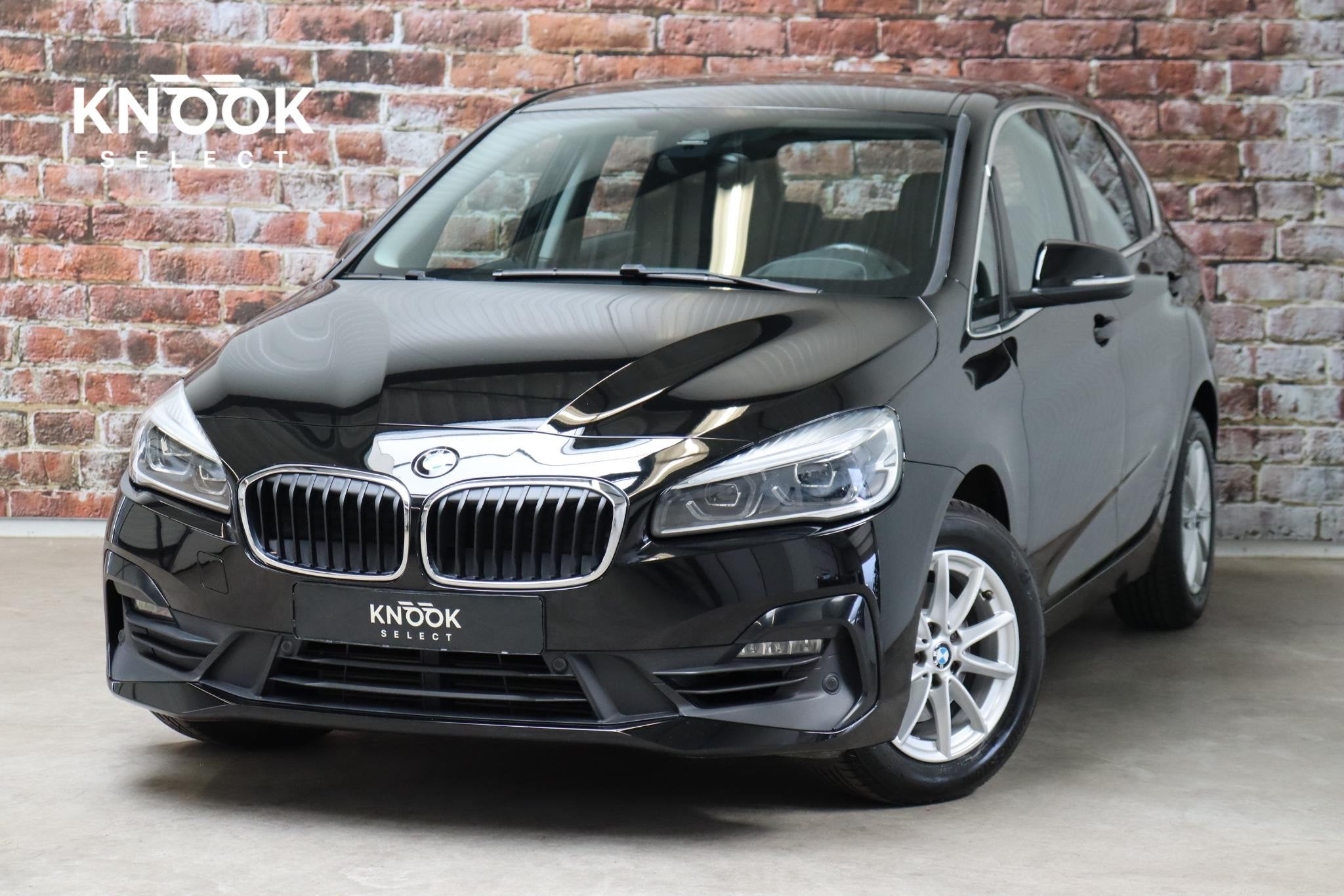 BMW 2-serie Active Tourer 218i Executive Automaat / Navigati, Auto's, Stof, Gebruikt, Euro 6, Automatische klimaatregeling