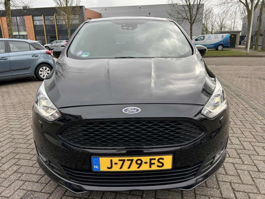 Ford C-MAX 1.0 Titanium XENON CARPLAY CAMERA TRHK NAP!, Auto's, Gebruikt, Euro 6, Zwart, Handgeschakeld