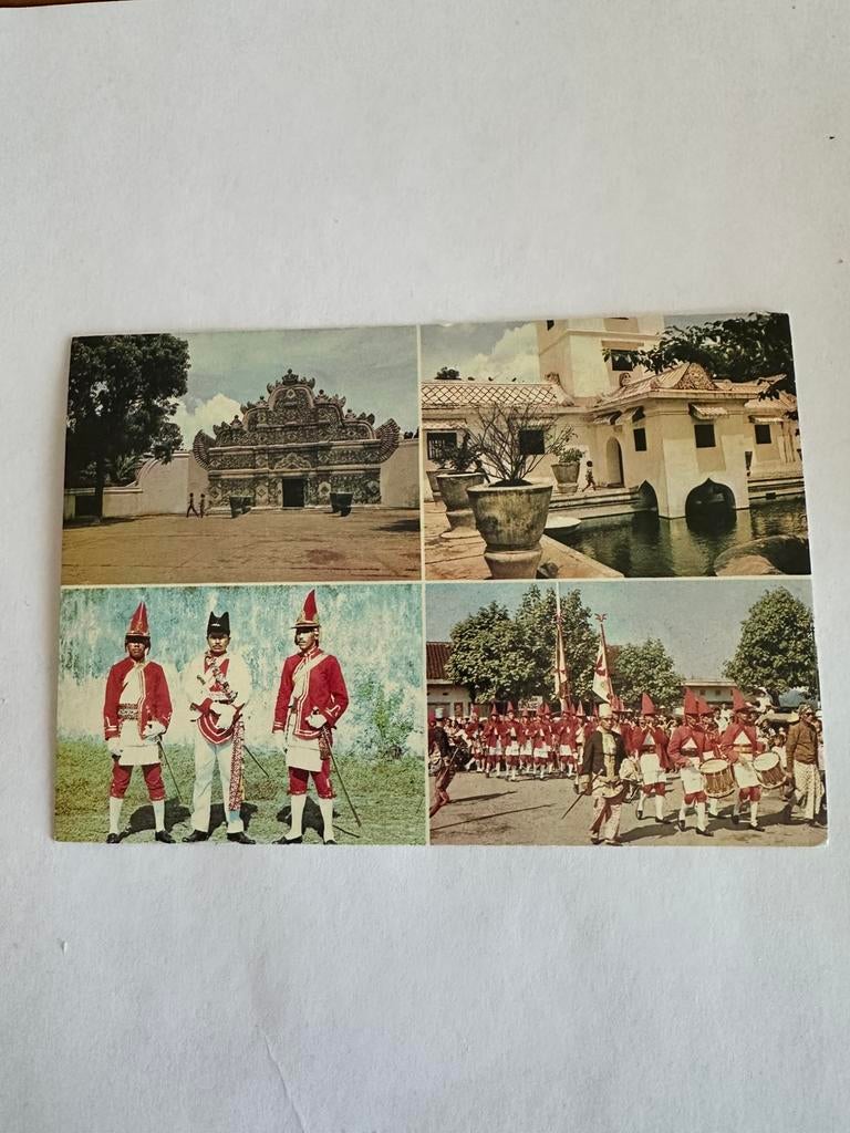 Kasteel Taman Sari  en soldaten sultan Yogyarkarta, Ophalen of Verzenden