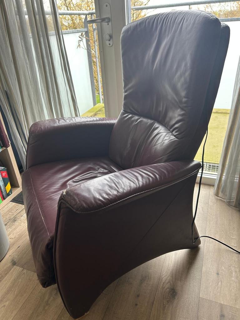 Comfortabele Relaxfauteuil met Afstandsbediening, Ophalen, Gebruikt, 50 tot 75 cm, Leer