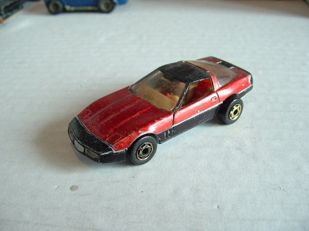 Hot Wheels.  Corvette .   '82.    wijnrood., Ophalen of Verzenden, Gebruikt, Auto, Overige merken