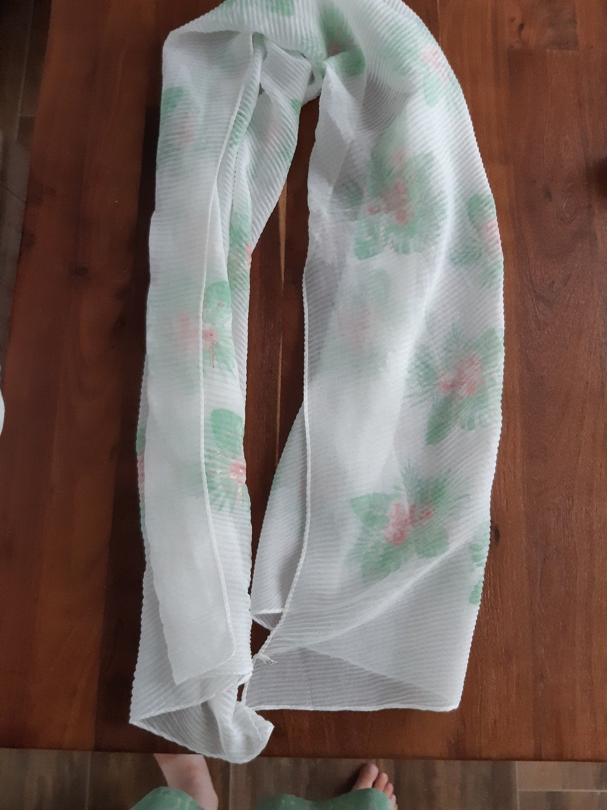 sjaaltje, Ophalen of Verzenden, Zo goed als nieuw, Maat 38/40 (M), Sjaal