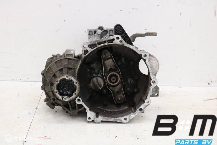 Handgeschakelde 6-bak VW Touran 1T 02S300046R, Gebruikt