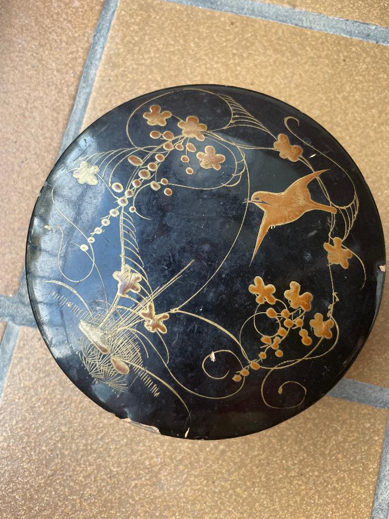 Antiek zwart japans lakdoosje brocante rond goudkleur dessin, Ophalen of Verzenden