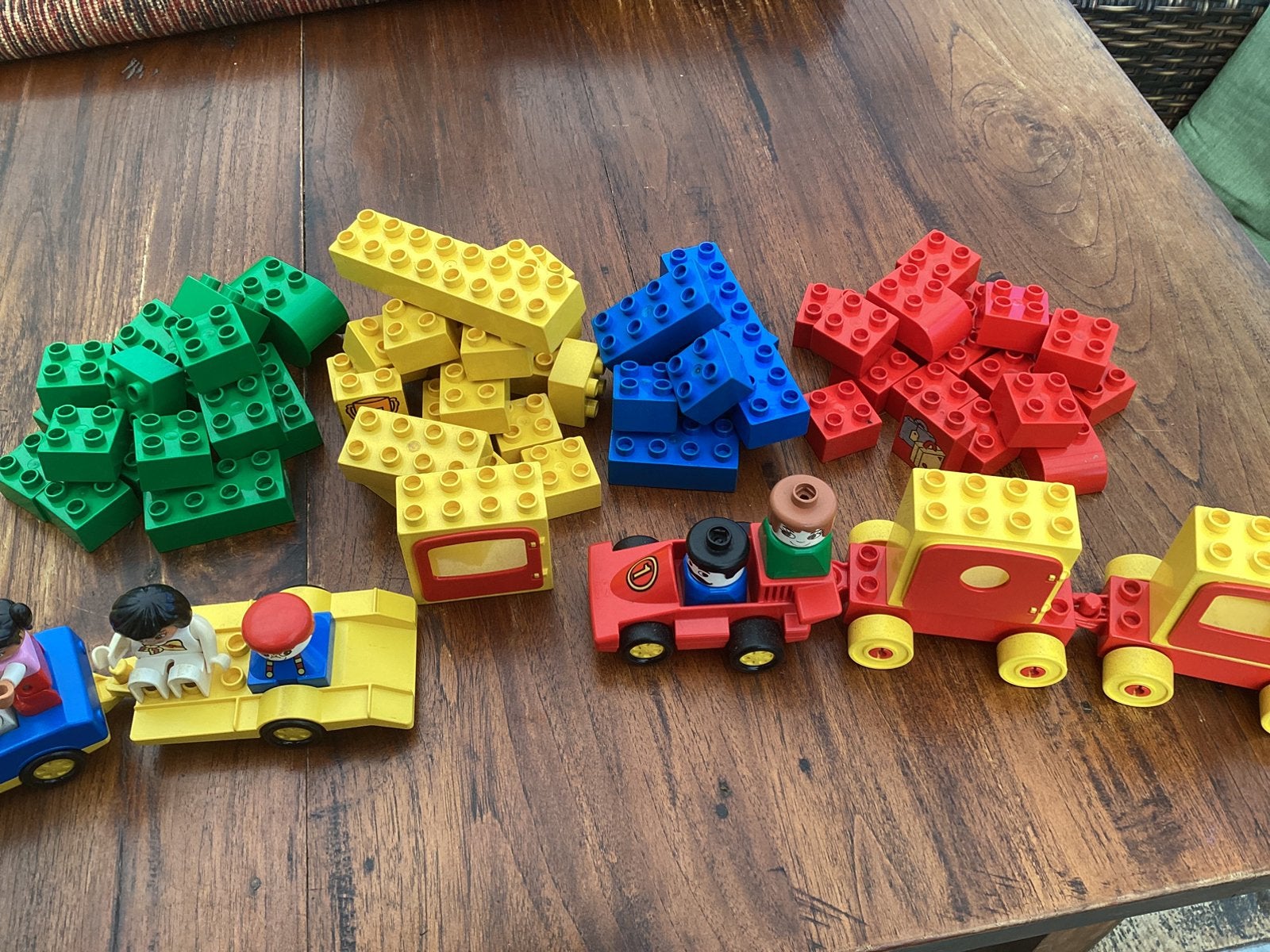 Duplo blokken met auto’s en poppetjes, Ophalen, Gebruikt