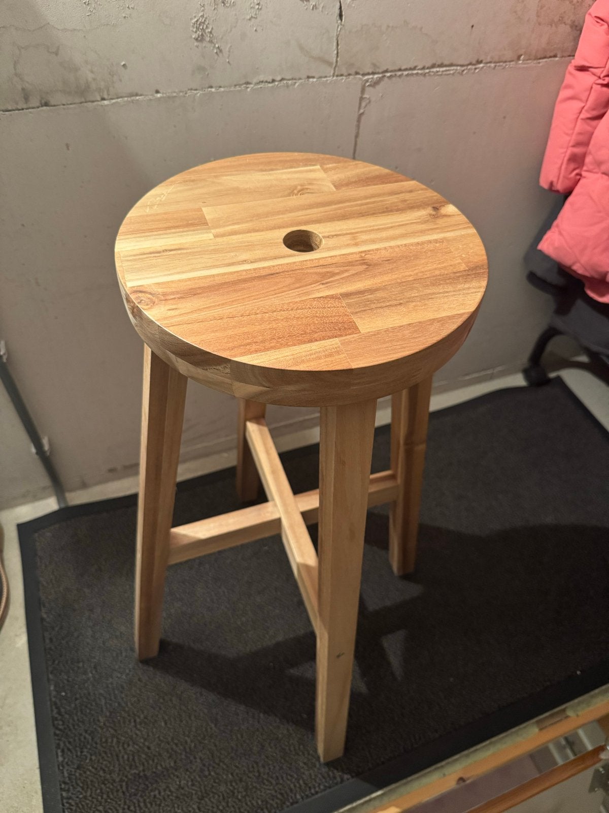 Houten barkruk - massief hout, Ophalen, 60 tot 90 cm, Zo goed als nieuw, 1 kruk