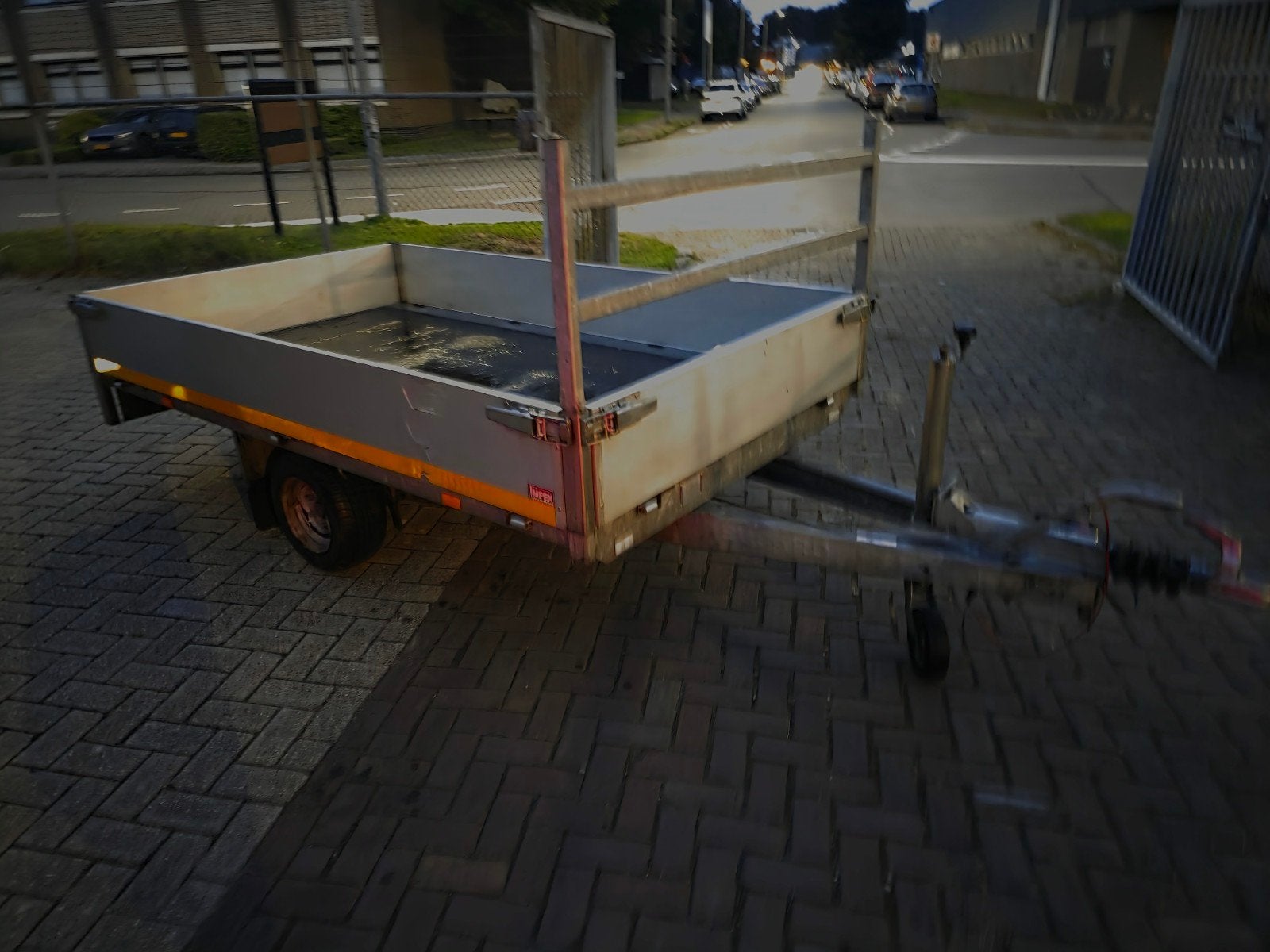 EDUARD  1 ASSIGE AANHANGER, Ophalen, Gebruikt