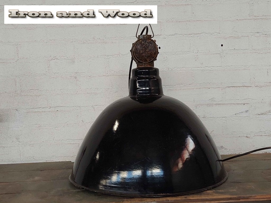Zwarte oude emaille bauhaus lamp / fabriekslamp H47 D49, Ophalen of Verzenden, Gebruikt, Metaal, Oud, vintage , stoer, design, LBL, bauhaus, emaille