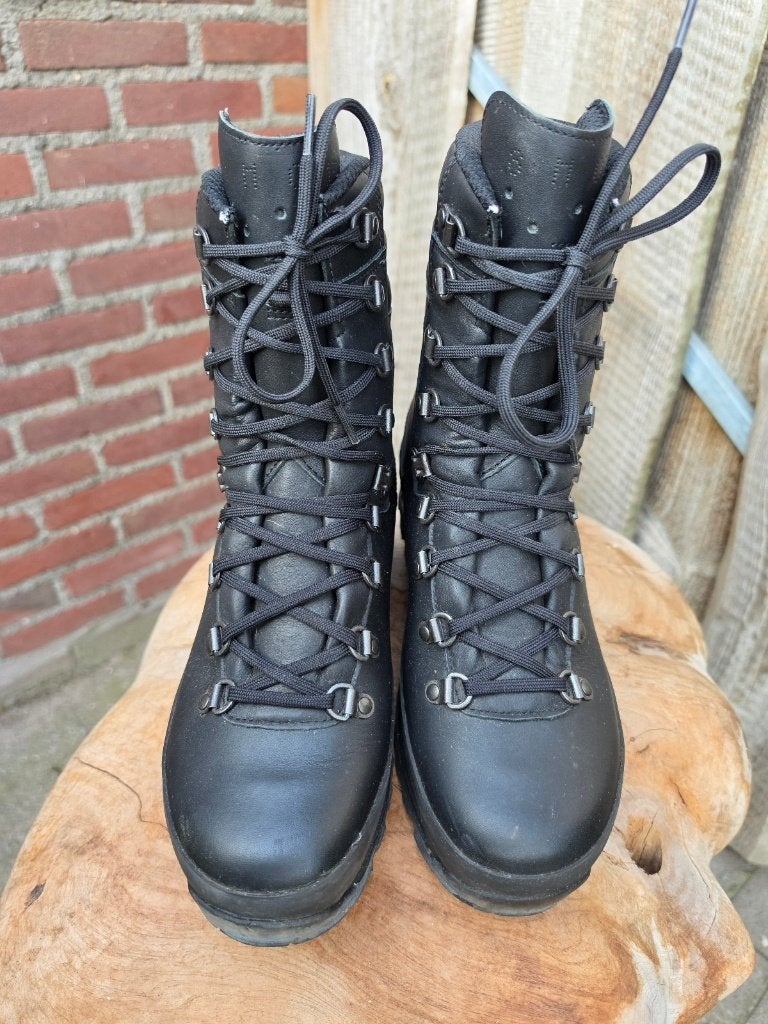 Bijna nieuwe Lowa Combat Boots. 42. Zwart., Verzenden, Zo goed als nieuw, Schoenen