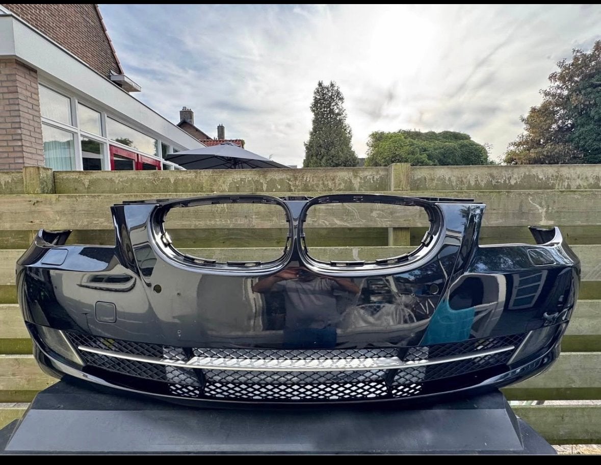 Originele Bumper + Mistlampen + Sideskirts BMW E60 (2007-201, Auto-onderdelen, Ophalen, Gebruikt, Voor, Bumper