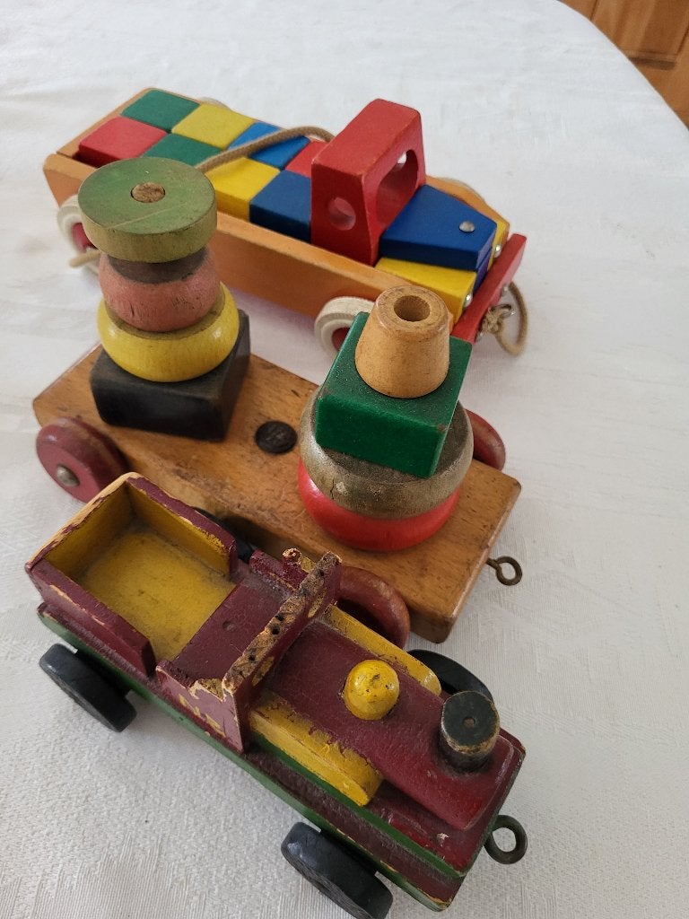 Vintage houten speelgoed voertuigen, Kinderen en Baby's, Speelgoed | Houten speelgoed, Gebruikt, Ophalen of Verzenden