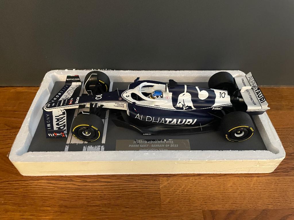 Pierre Gasly Minichamps 1:18 AT03 Bahrain GP 2022, Ophalen of Verzenden, Zo goed als nieuw, Auto, MiniChamps