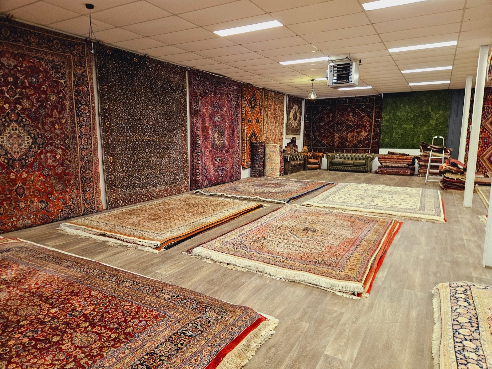 TAPIJTEN VERKOOP vrijdag en zaterdag 23 & 24 oktober WEG=WEG, Blauw, Perzisch, 200 cm of meer