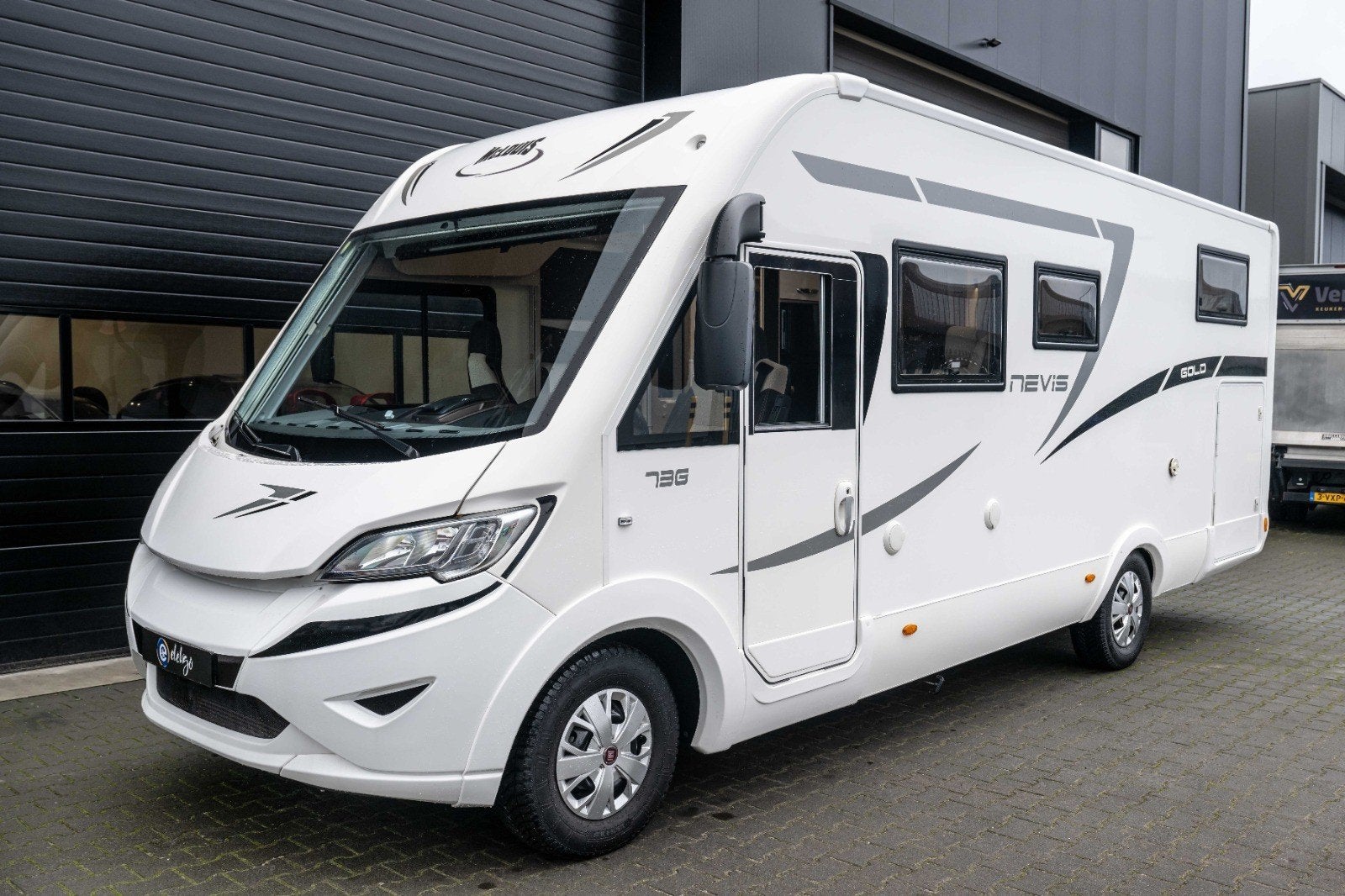 McLouis Nevis Gold 73G - Luxe Integraal Camper, Caravans en Kamperen, Campers, Integraal, Ringverwarming, Fiat, Airbags
