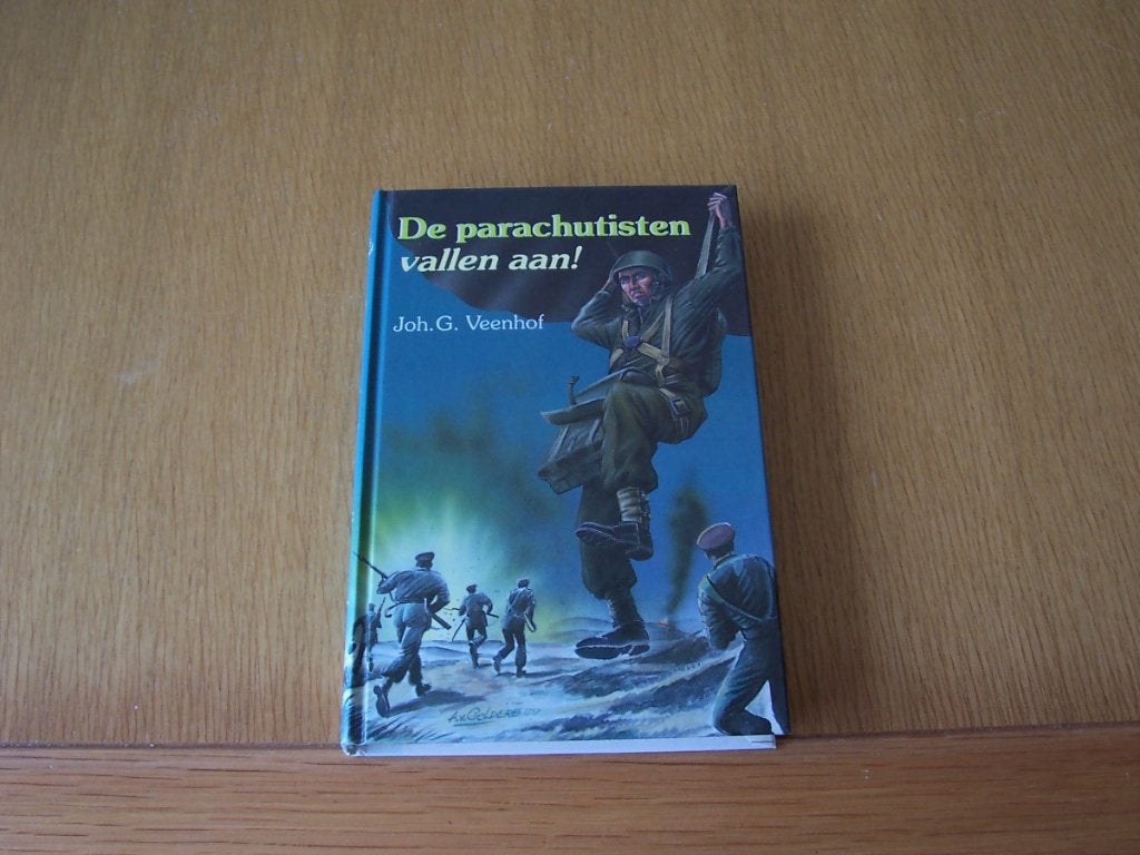 Joh G Veenhof De parachutisten vallen aan, Boeken, Ophalen of Verzenden, Tweede Wereldoorlog, Zo goed als nieuw, Overige onderwerpen
