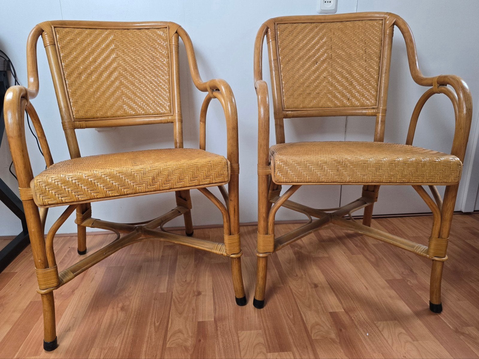 4 landelijke stoelen te koop, bamboe met rundleren zitting, Huis en Inrichting, Stoelen, Ophalen, Gebruikt, Bruin, Landelijk