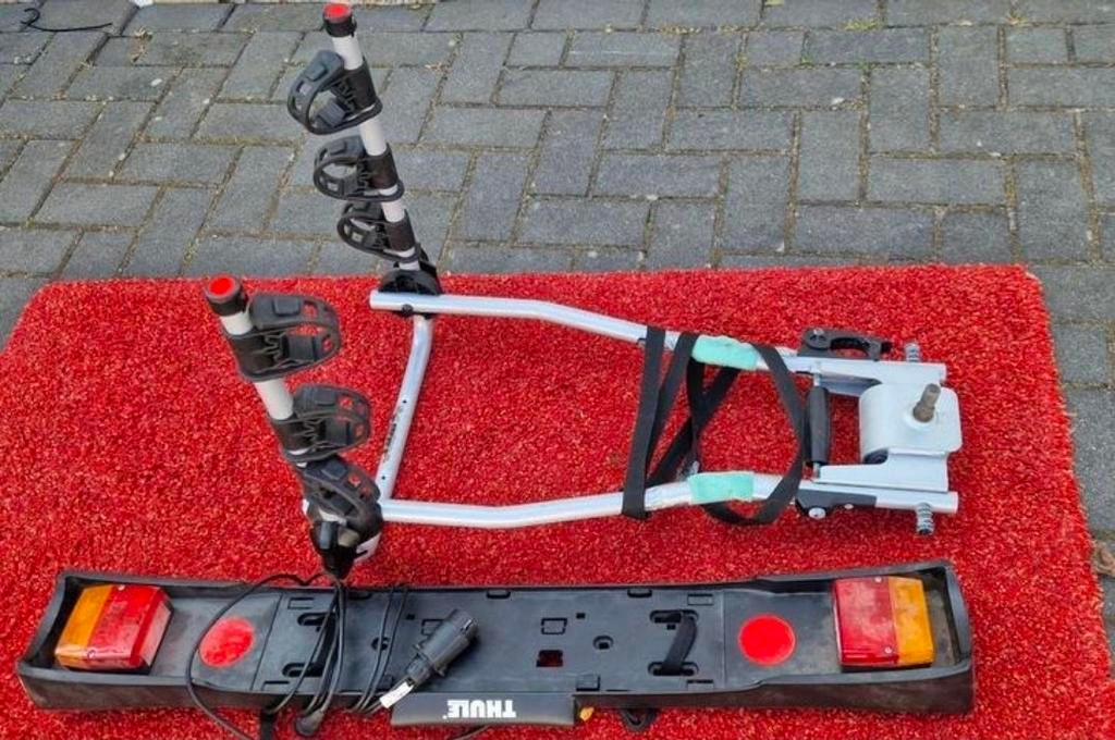 Thule Hangon 3 Fietsendrager met Lightboard 976, Ophalen, Gebruikt