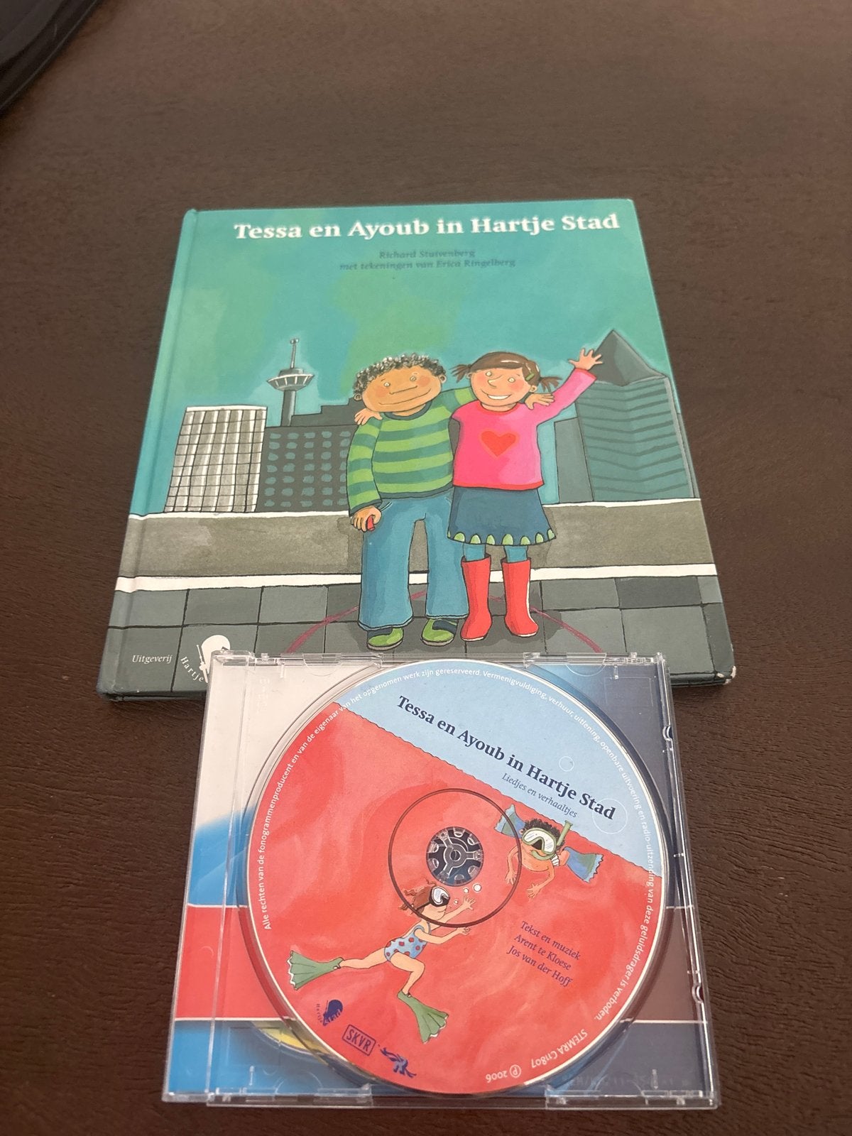 Tessa en Ayoub in Hartje Stad Boek + CD, Gebruikt, Boxset, Ophalen of Verzenden, 3 tot 5 jaar