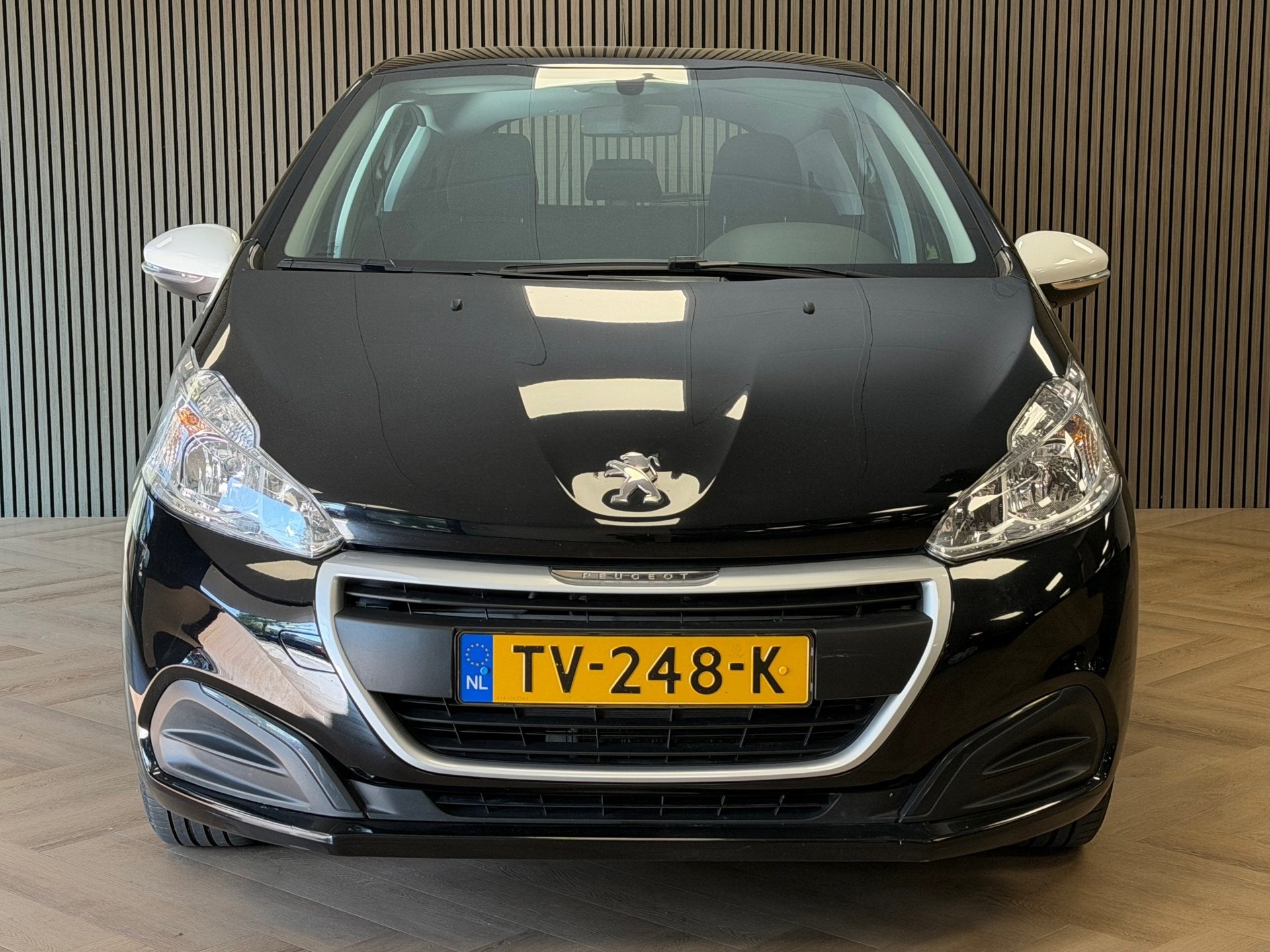 Foto 2 van Peugeot 208 1.2 PureTech Like AIRCO CRUISE BLUETOOTH USB