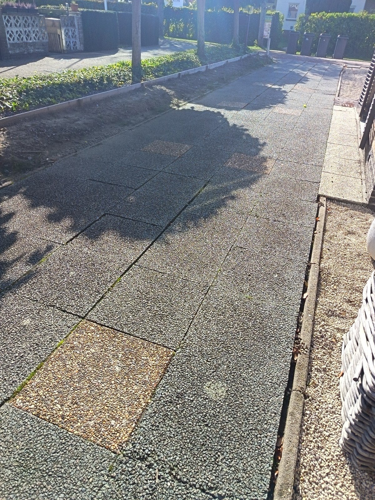 gezocht blauwe grind / split tegels voor de oprit en tuin, Ophalen of Verzenden, Keramiek, Terrastegels