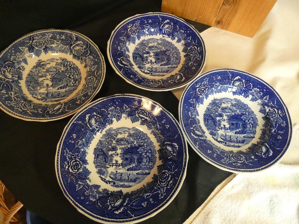 Arabia Finland porselein Suomi 6 x diepe borden, Huis en Inrichting, Keuken | Servies, Gebruikt, Ophalen of Verzenden, Bord(en)